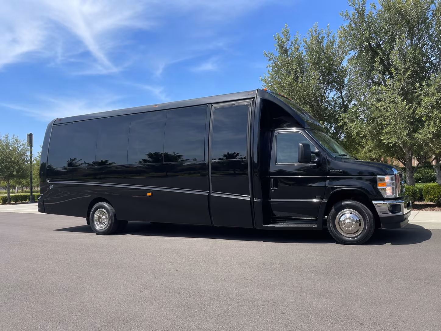 bus rentals for bands performers and touring groups near homestead