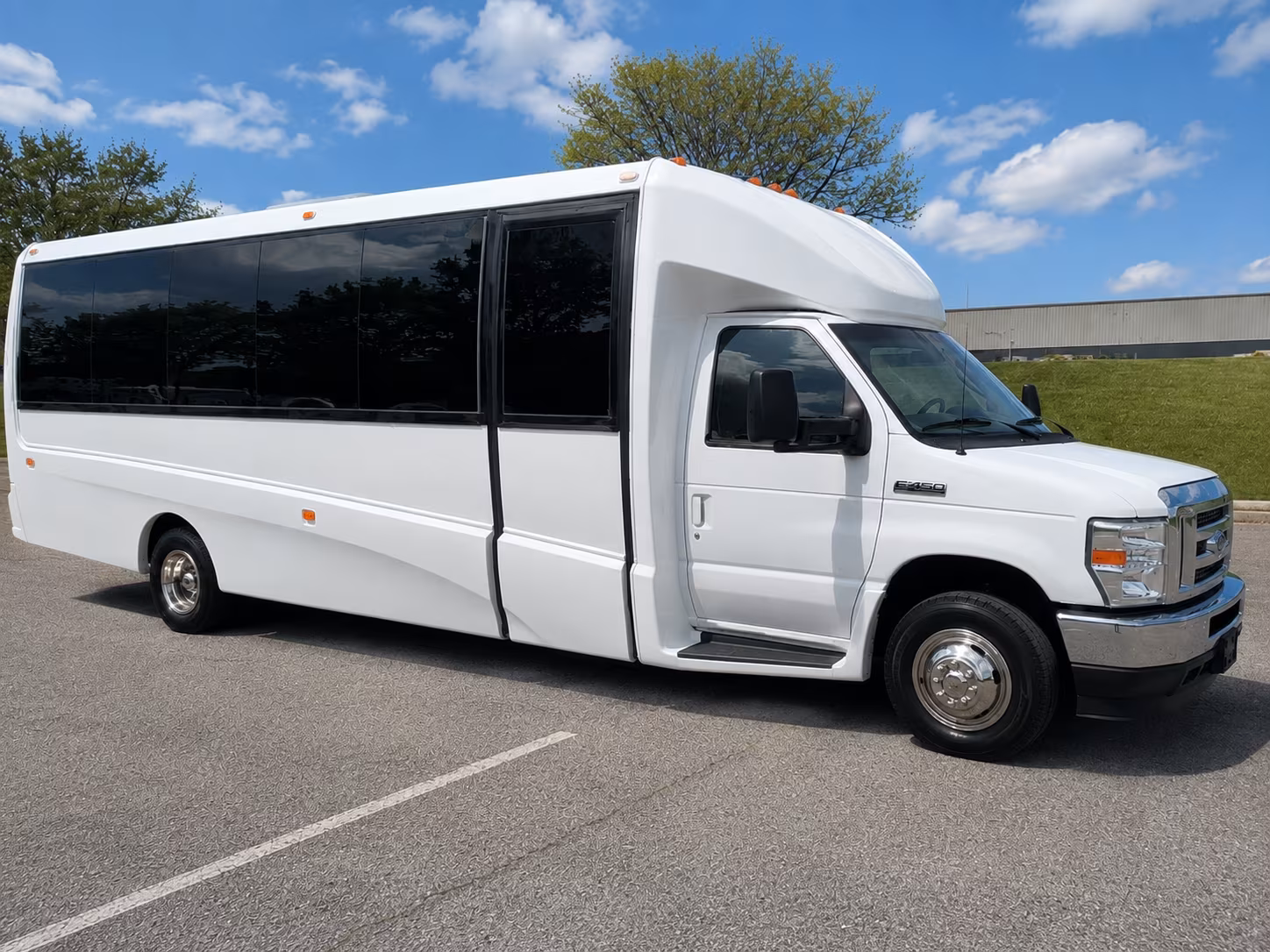 bus rentals for corporate retreats and team events around south miami dade