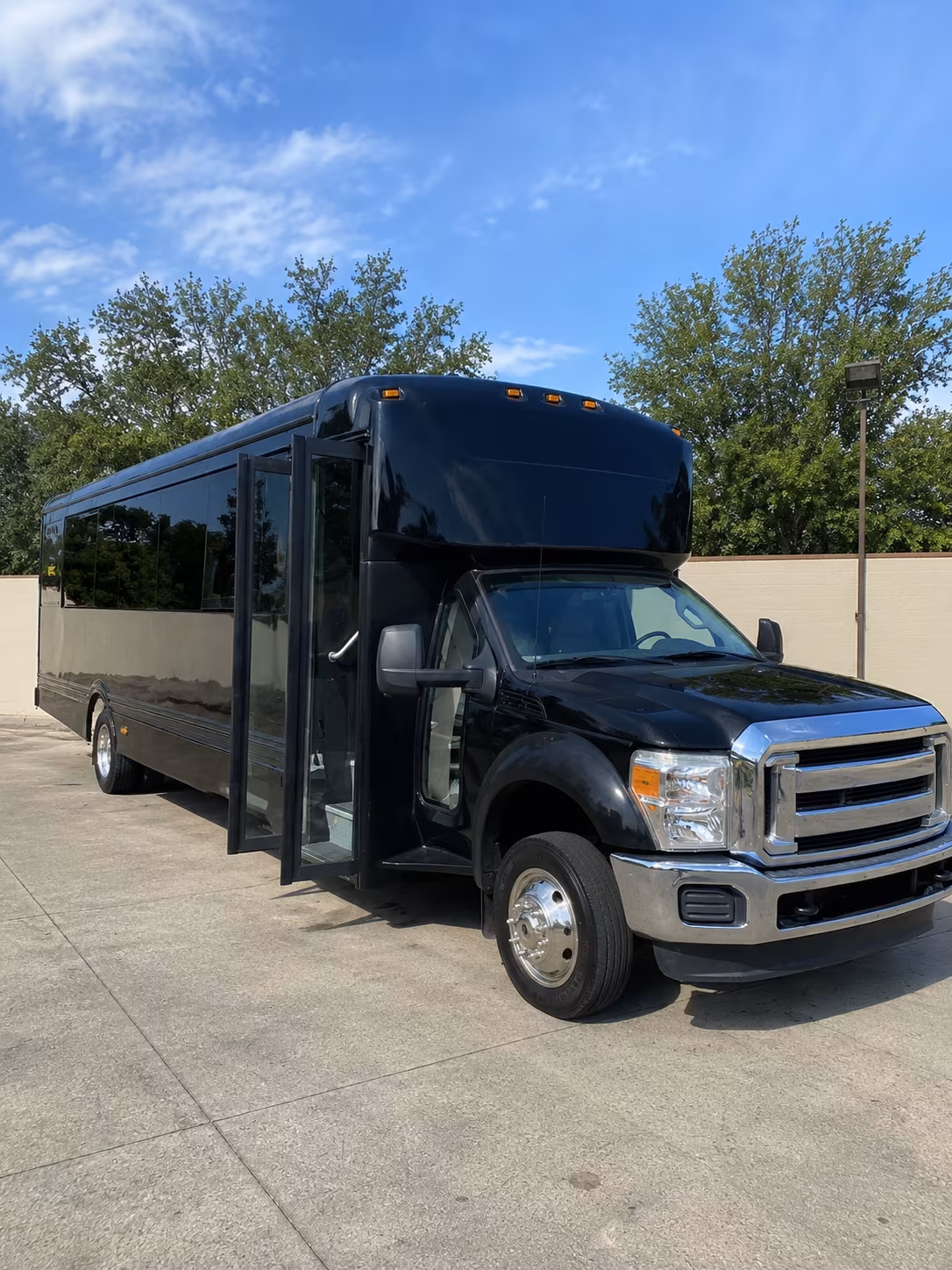 homestead 20 passenger party bus