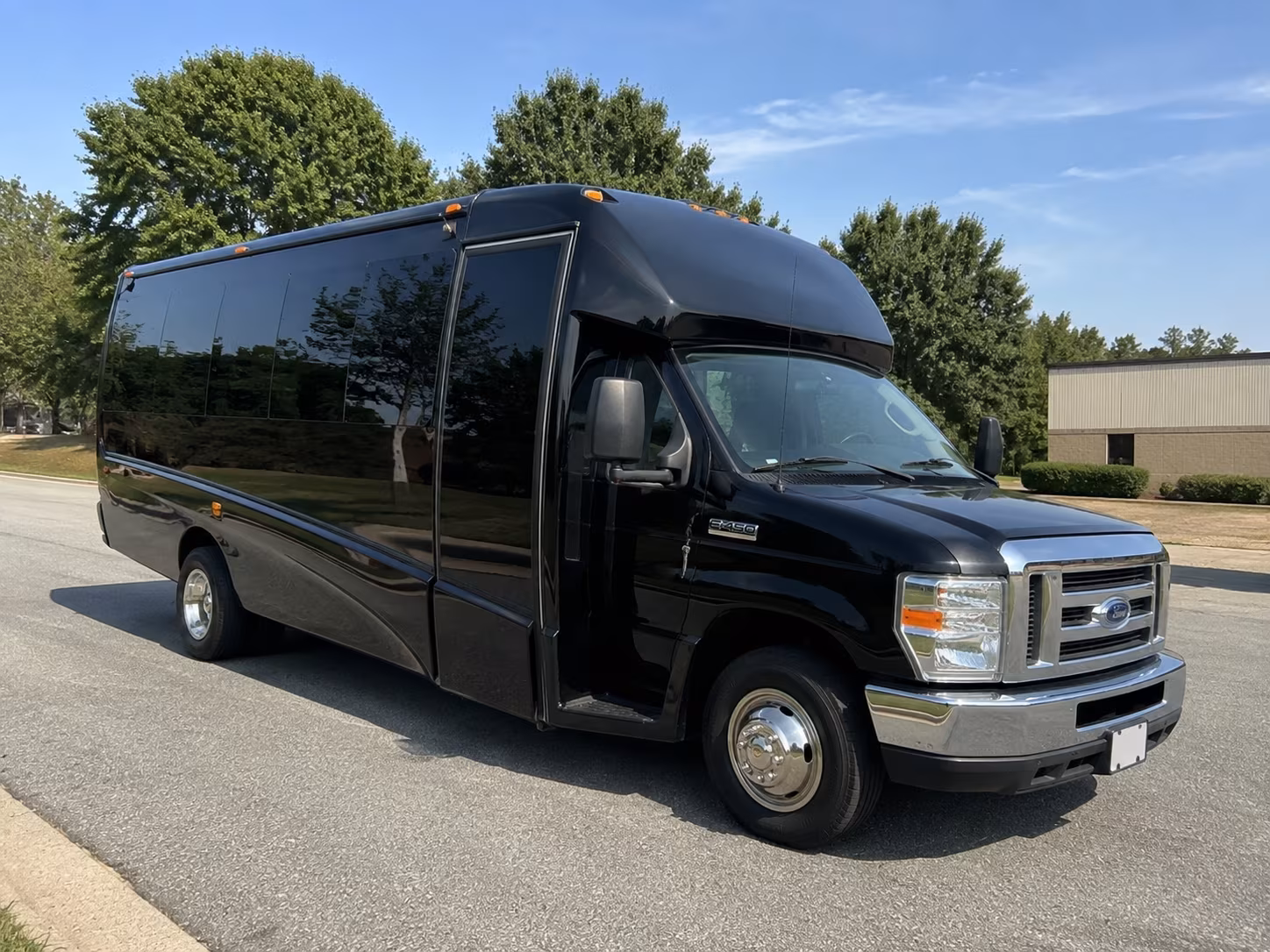shuttle buses to kaseya center shows and miami arena events